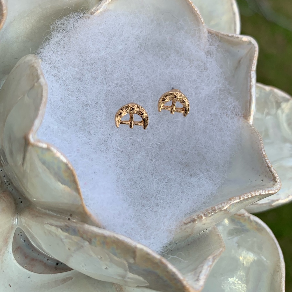 🌙🆕Gold Cresent Moon Stars Crossbar Stud Earrings - Picture 4 of 4